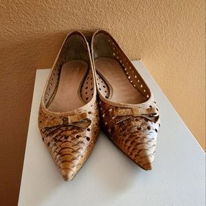 Women's shoes